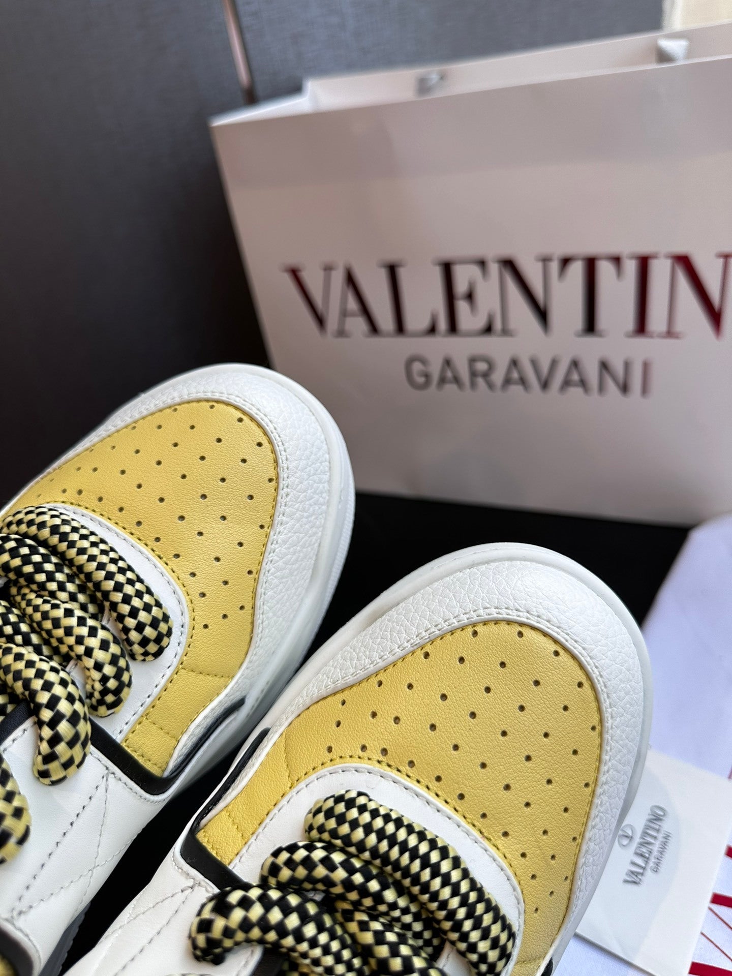 One Stud XL low-top sneakers in white/yellow nappa leather