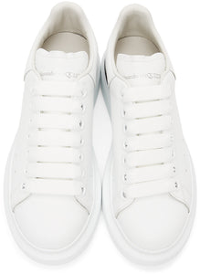 Weiße Oversized-Sneaker mit tiefer Fersenkappe