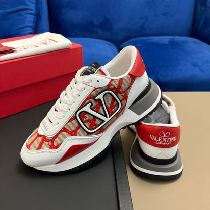Lacerunner with red suede trim