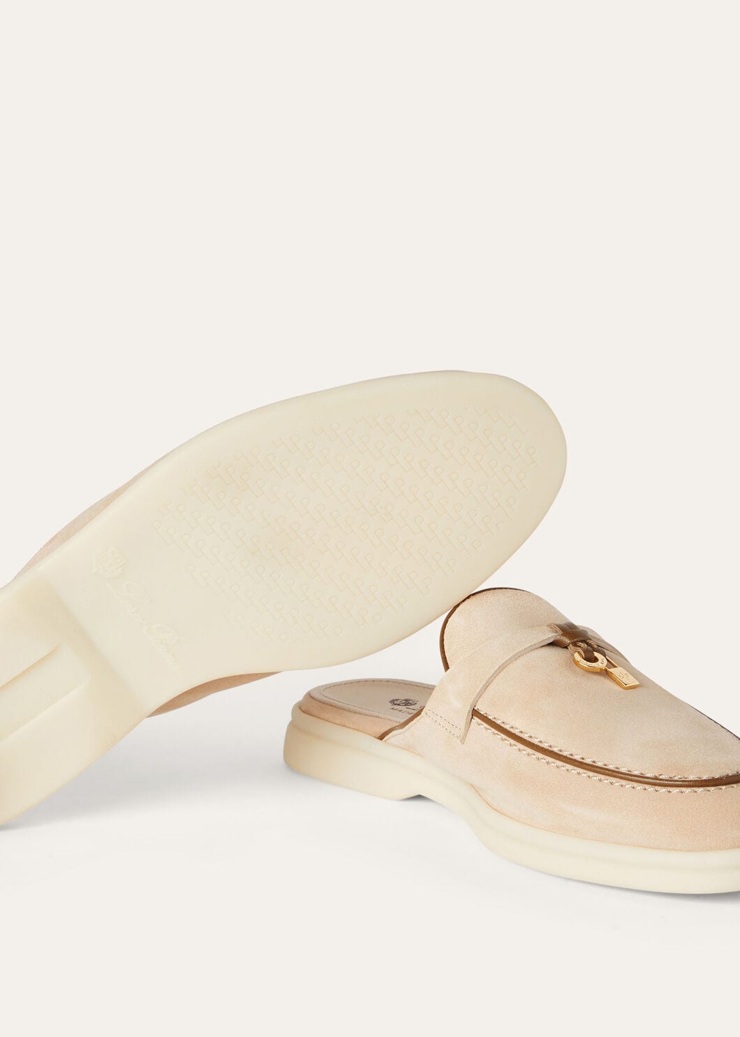 Babouche Charms Walk in pelle scamosciata color cammello