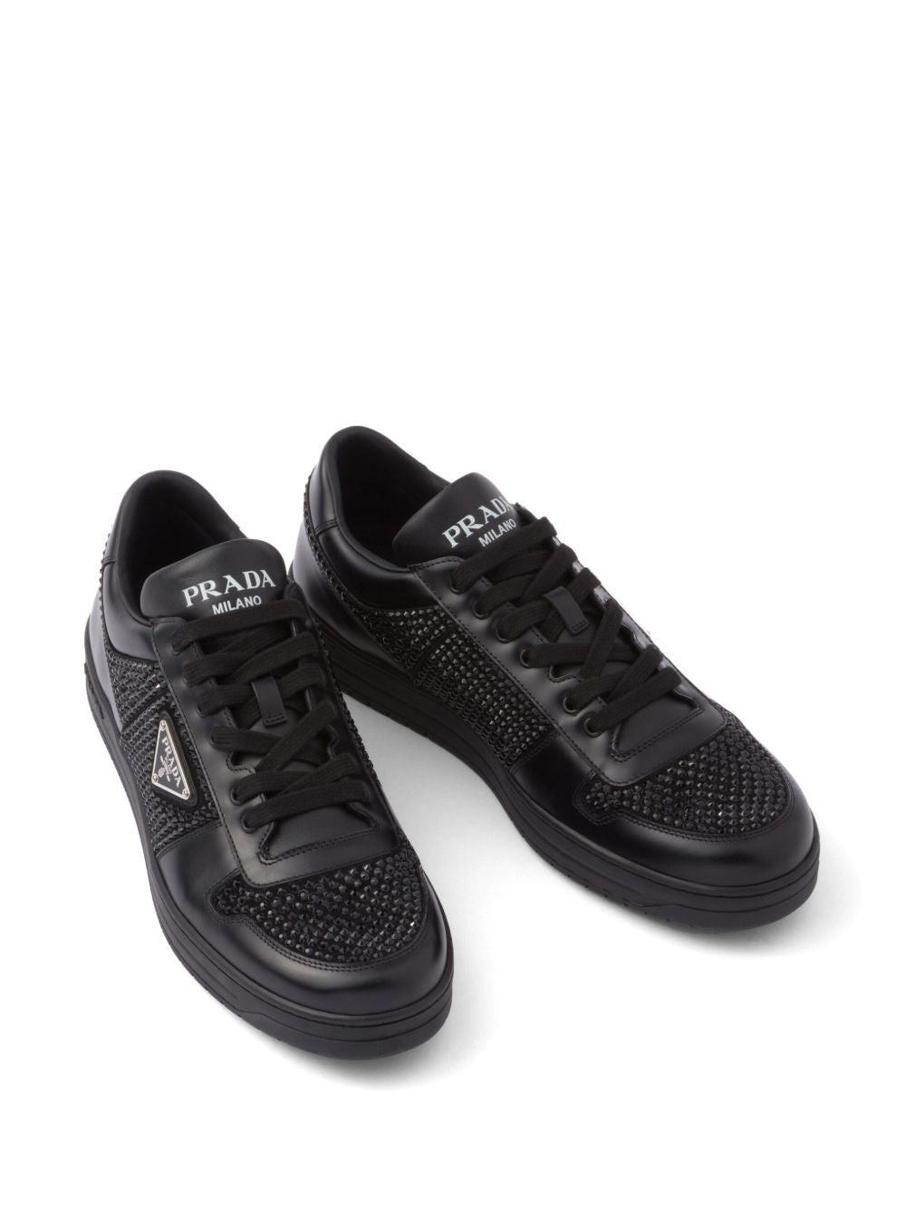 Sneakers in pelle impreziosite da cristalli nero