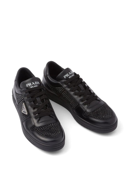 Sneakers in pelle impreziosite da cristalli nero