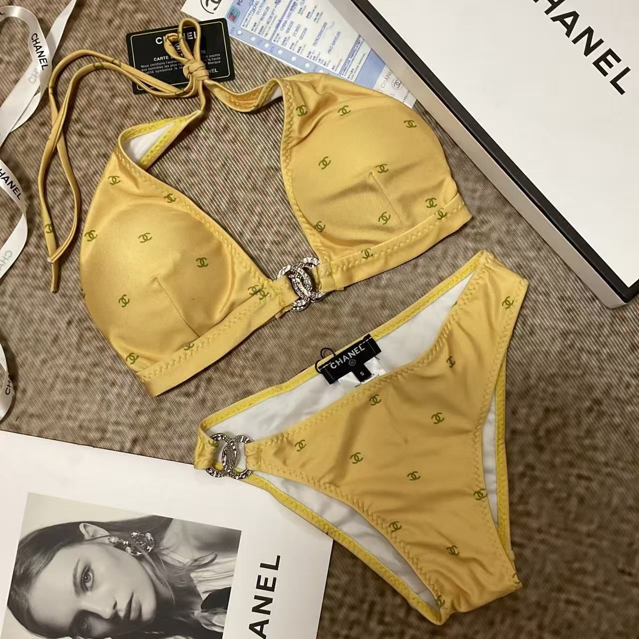 Bikini Set Monogramma Giallo Logo Oro