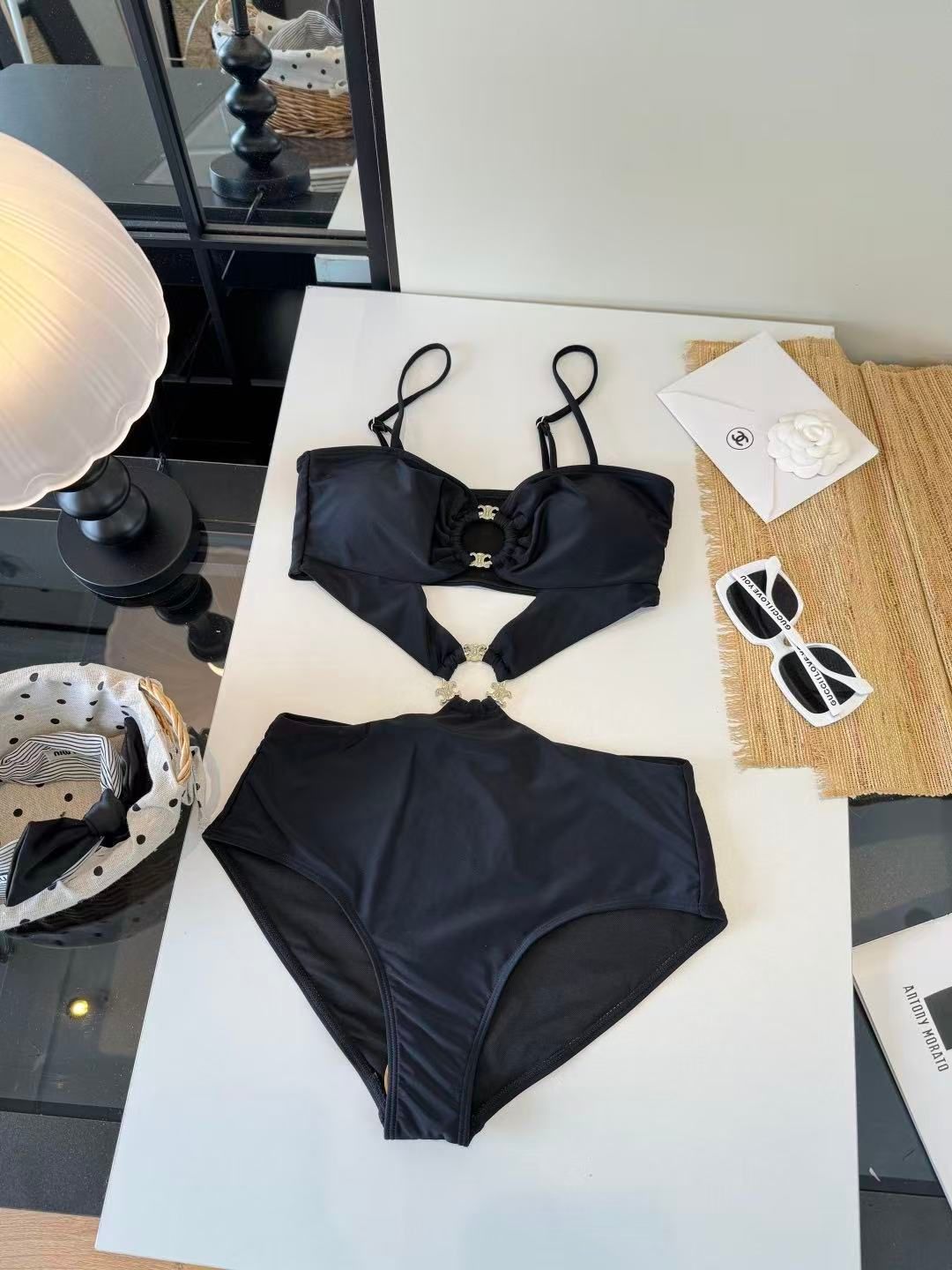 Costume Intero Triomphe Nero con Anelli Oro