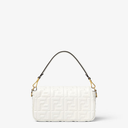 Baguette in pelle bianca