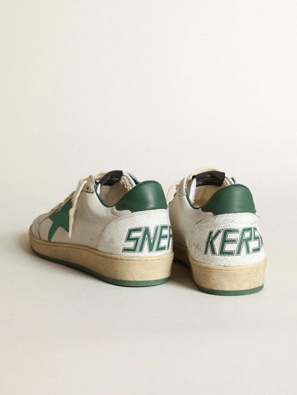 Nappa bianca con stella e talloncino in pelle verde