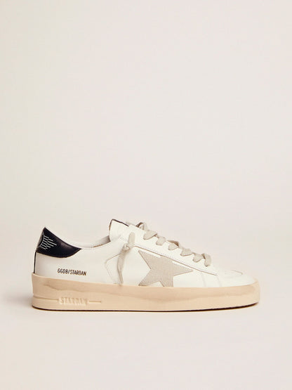 Stella in suede grigio ghiaccio e talloncino blu