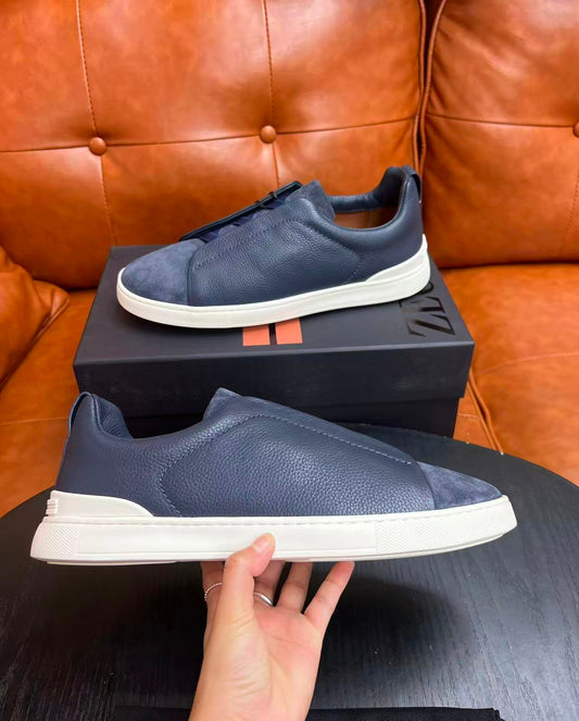 SECONDSKIN Sneaker aus marineblauem Wildleder mit dreifacher Naht