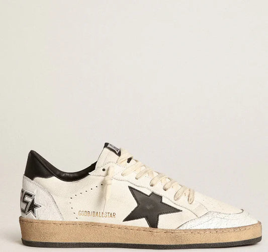 Nappa bianca e stella nera