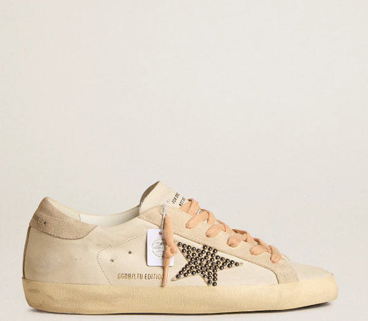 LTD in pelle con stella in suede beige con borchie Swarovski