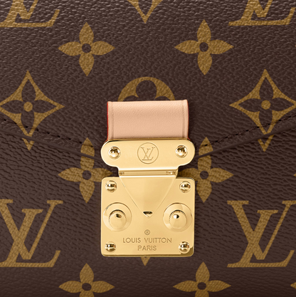 Pochette Métis East West Monogram