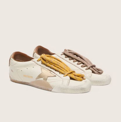 True in nappa bianca con stella oro e talloncino in suede beige