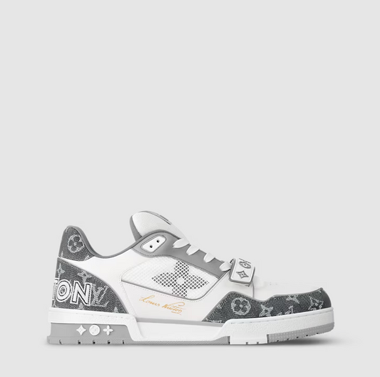 Grauer Monogramm-Sneaker